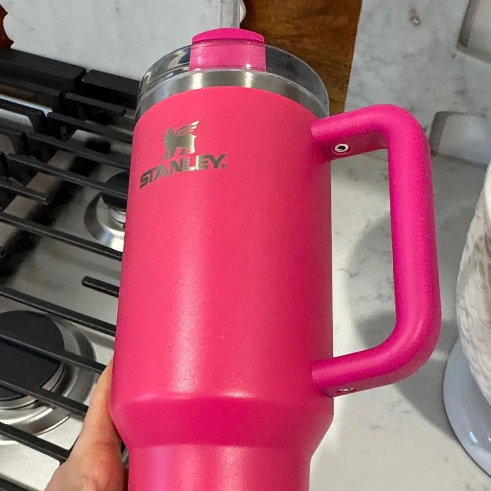 Stanley fuschia 40 ounce  quencher cup with handle - Picture 5 of 6
